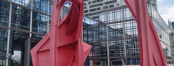 L'Araignée Rouge de Alexander Calder is one of Calder.
