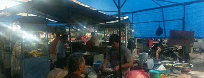 Pasar Sengol Klungkung (Night Market ) is one of Bali Lombok Gili.