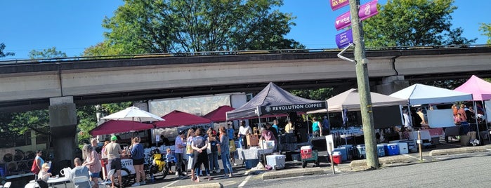 Collingswood Farmer's Market is one of Tempat yang Disimpan Adam.