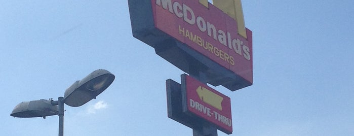 McDonald's is one of Orte, die Priscila gefallen.