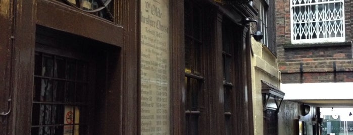 Ye Olde Cheshire Cheese is one of 25 Pubs You Must Drink In Before You Die.