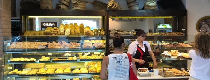 Mykonos Bakery is one of Tempat yang Disukai Berna.
