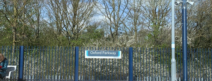 Oxford Parkway Railway Station (OXP) is one of Chiltern Railways.