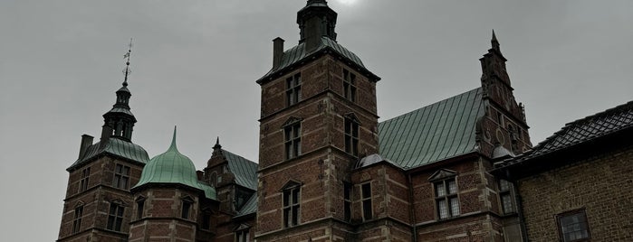 Rosenborg Slot is one of Basheer 님이 저장한 장소.