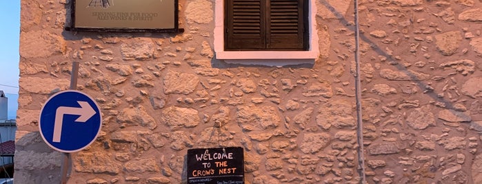 The Crow's Nest Pub is one of Kıbrıs - Yeme İçme.