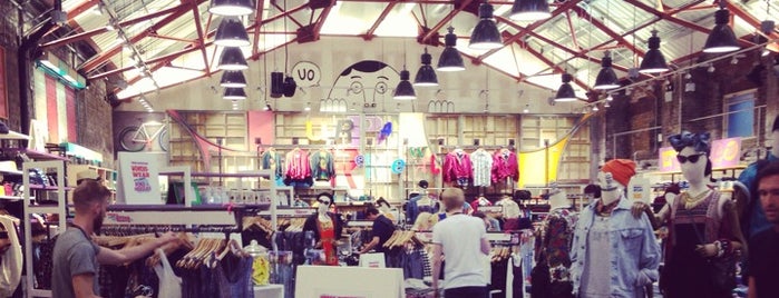 Urban Outfitters is one of Londres 2015.