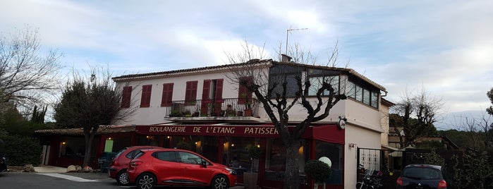 Boulangerie De L'étang is one of Tempat yang Disukai Petra.