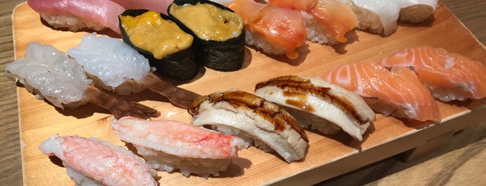 Sushi Tama is one of Lugares favoritos de DJ.