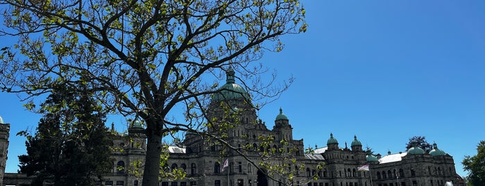 British Columbia Parliament Buildings is one of Cali Love ✌️.