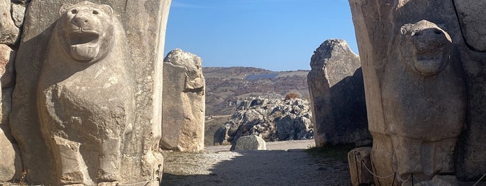 Hattuşaş Aslanlı Kapı is one of Orte, die Dr.Gökhan gefallen.