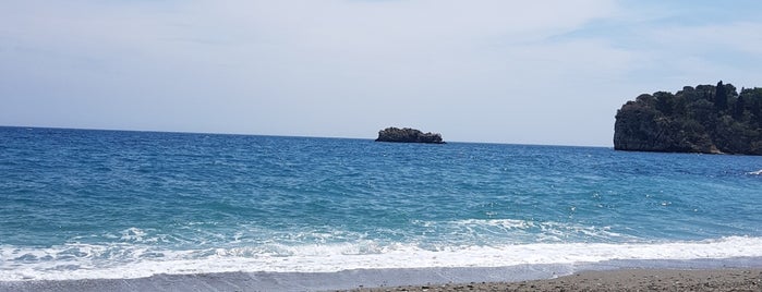 Spisone Beach is one of Taormina.