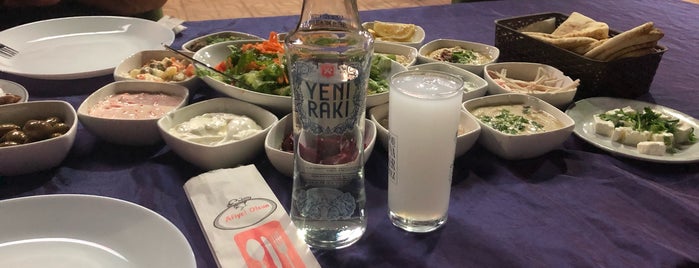 Gökkuşağı Restaurant is one of Posti che sono piaciuti a Şevket.