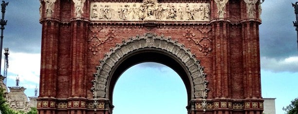 Триумфальная арка is one of Barcelona.