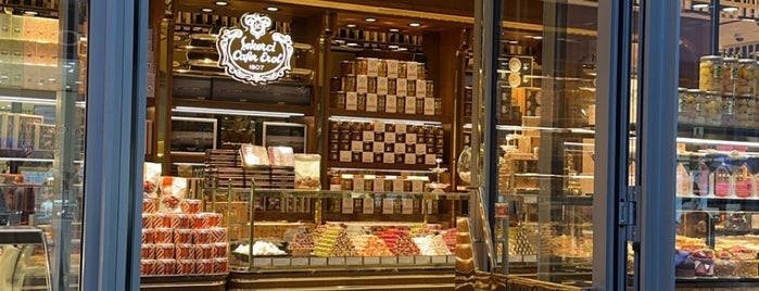 Şekerci Cafer Erol Galataport is one of İstanbul Desserts.