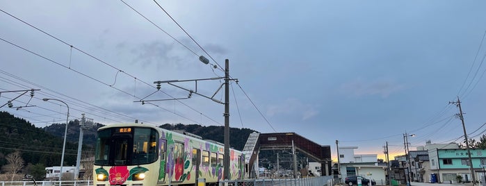 Etchū-Miyazaki Station is one of 駅.