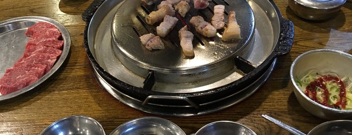 Baekjeong Korean BBQ Center Plaza Dream City Songdo Incheon is one of Seoul Food.
