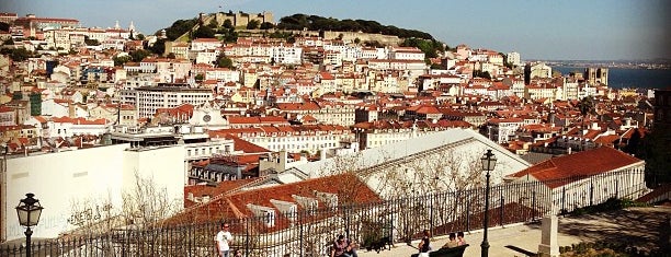 Miradouro de São Pedro de Alcântara is one of Lisboa Essentials.