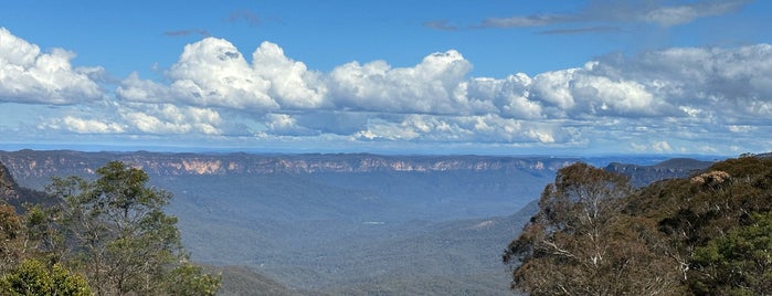Blue Mountains is one of Sydney.