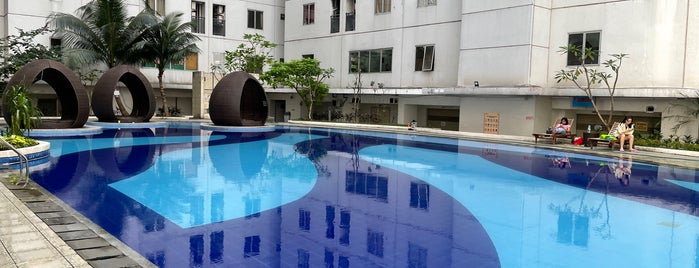 Swimming Pool Bassura City Apartment is one of Tempat yang Disukai Oleg.