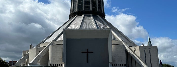 Metropolitan Cathedral of Christ the King is one of Locais curtidos por Carl.