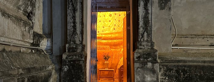 Manuha Phaya Pagoda is one of Bagan,  Myanmmar.