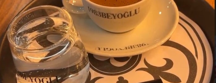 Beyoğlu Çikolata Kahve is one of สถานที่ที่ Ahu ถูกใจ.