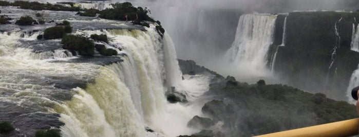 Cataratas do Iguaçu is one of Tempat yang Disukai Lorena.