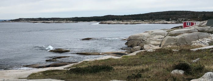 The Atlantic Ocean is one of Lieux qui ont plu à Aylin.