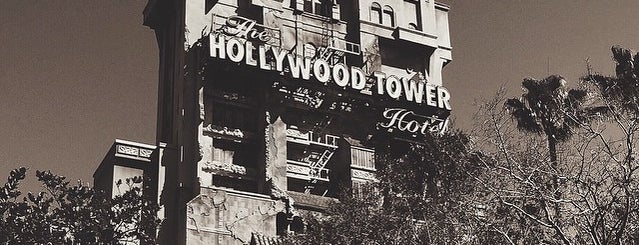 The Twilight Zone Tower of Terror is one of Lugares favoritos de gary.