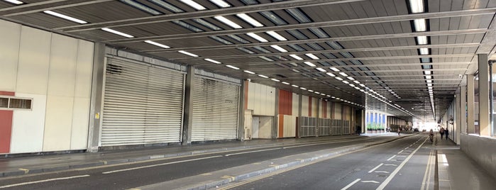 Beech Street Tunnel is one of Helen'in Beğendiği Mekanlar.