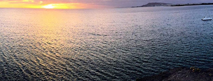 Playa de Papagayo is one of Tempat yang Disukai Sébastien.