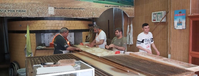 Meshur Kokorecci Nevzat Usta is one of Nedim'in Beğendiği Mekanlar.