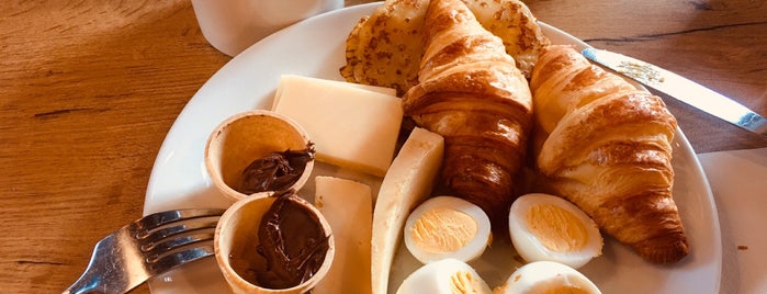 Petit-déjeuner de l'Hôtel ibis Paris Porte d'Italie is one of Paris.