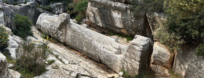 Kouros von Apollonas is one of Naxos.