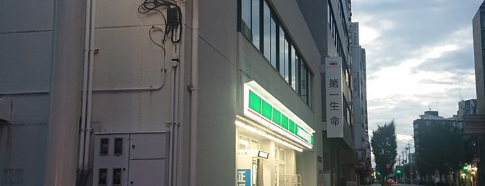 Lawson Store 100 is one of 兵庫県東播地方のコンビニ(2/2).