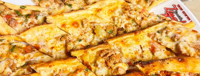 Ziyafet Pide Pizza Lahmacun is one of İzmir Bodrum Rota.