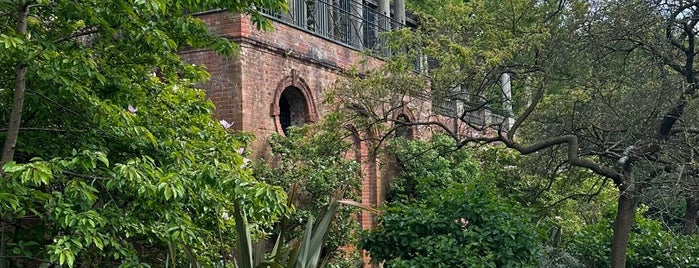 The Hill Garden and Pergola is one of Hampstead.