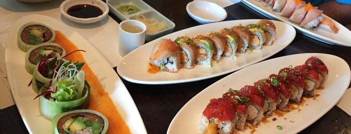 Yanagi Sushi and Grill is one of Lugares favoritos de John.