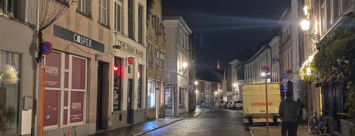 Biershop De Bierboom is one of Bruges.