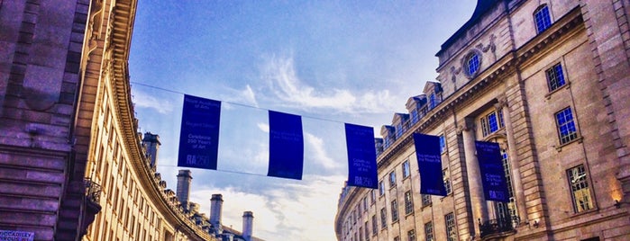 Oxford Circus is one of Tempat yang Disukai Jorge.