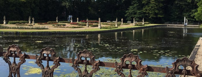 Schlosspark Wasserburg Anholt is one of Tobias'ın Beğendiği Mekanlar.