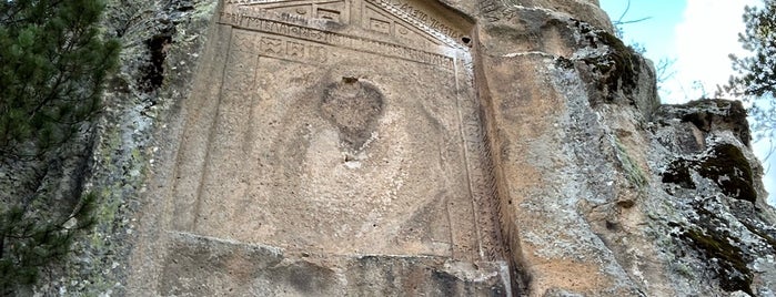 Küçük Yazılıkaya (Arezastis Anıtı) is one of Eskisehir to Do List.