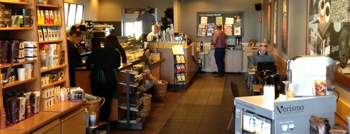 Starbucks is one of Lugares favoritos de Jennifer.