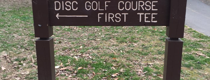 Bluemont Disc Golf Course is one of Scopeさんのお気に入りスポット.