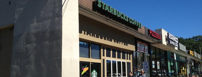 Starbucks is one of Orte, die Lulu gefallen.