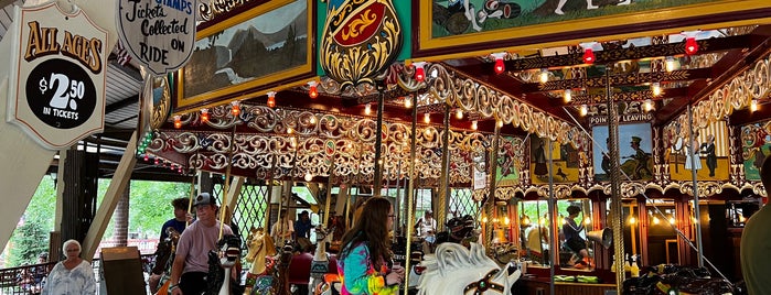 Grand Carousel is one of Favorite Arts & Entertainment.