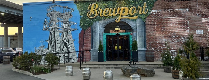 Brewport is one of Lugares favoritos de Bonnie.