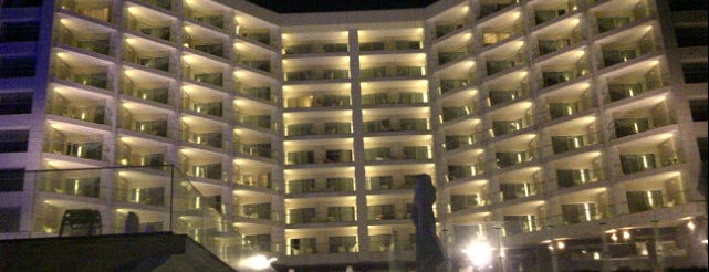 Boyalık Beach Hotel & SPA is one of สถานที่ที่ Gnr ถูกใจ.