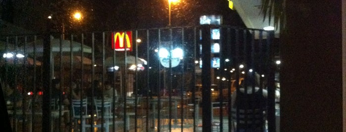 McDonald's is one of Meus lugares preferidos!.