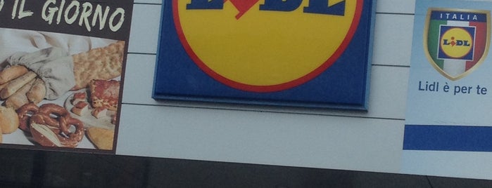 Lidl is one of Tempat yang Disukai Simone.